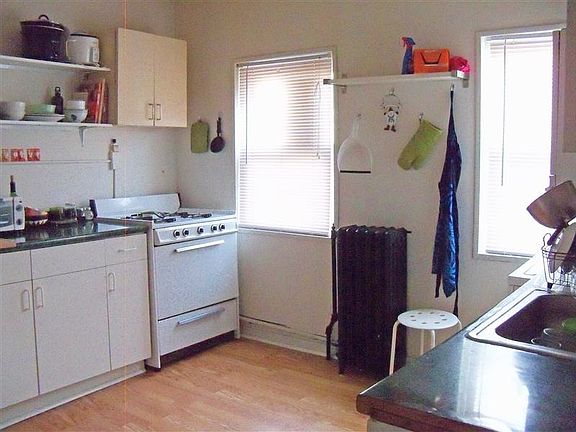 4th image of 1928 E Pratt St APT 5