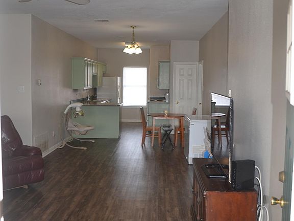 2nd image of 1613 Bagby Ave APT B