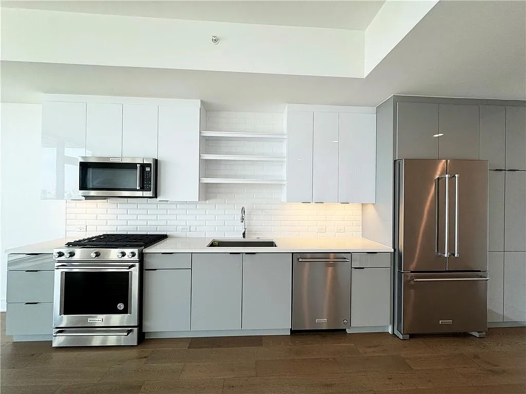 Studio, 1.0 bath, 685 sqft, $1,800 — Photo 3