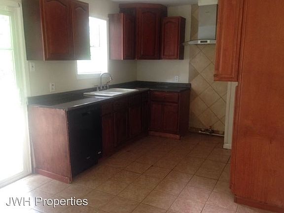 5th image of 8517 Meadowdale Pl