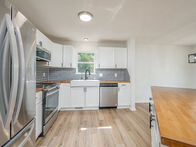 4521 E Norwood Ct — Photo 5