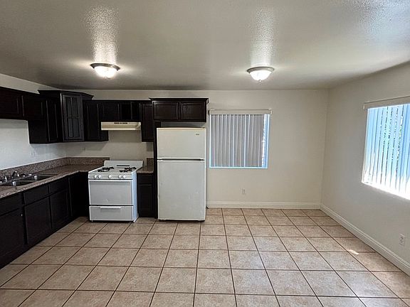 5th image of 415 E 106th St