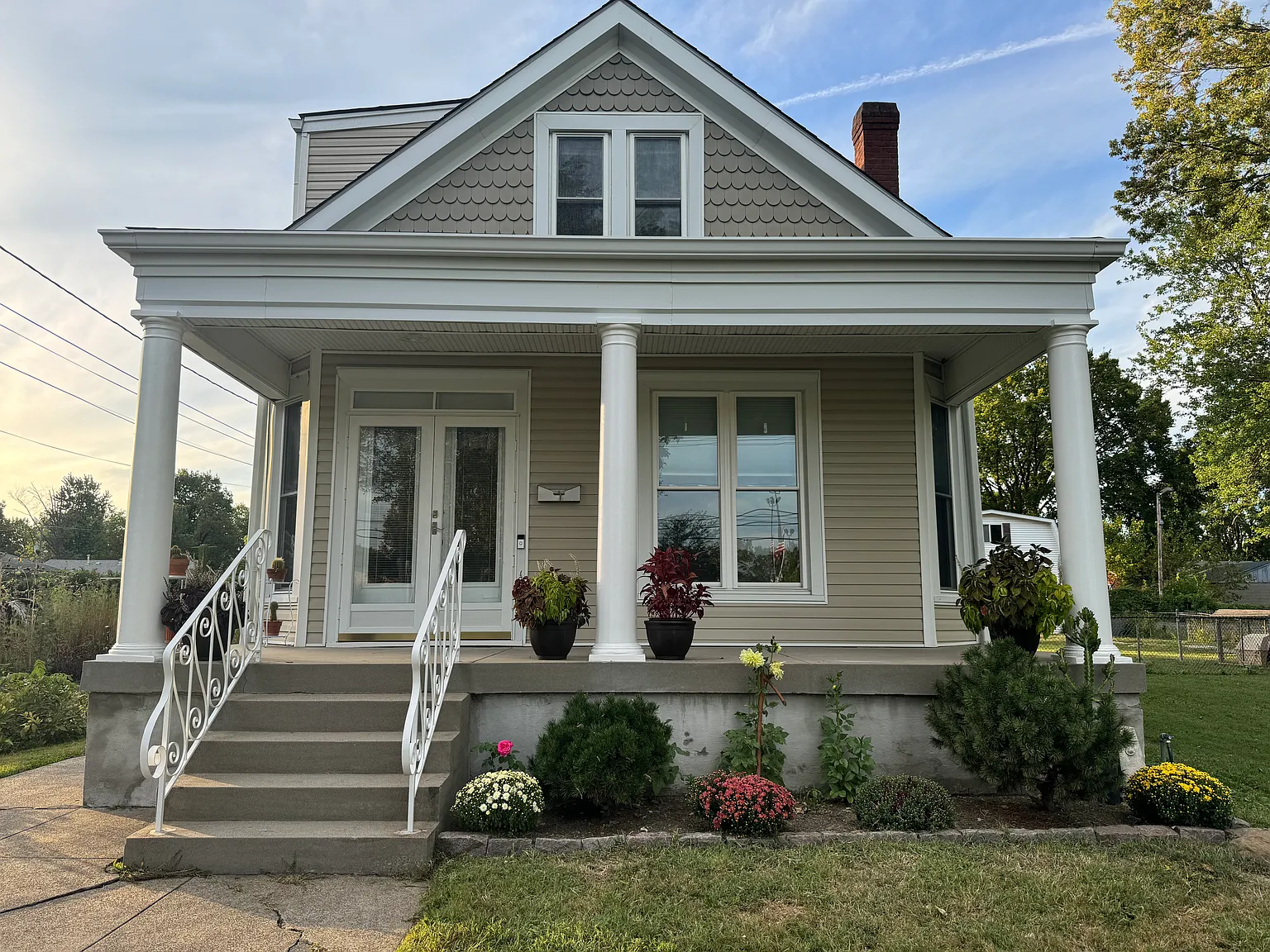 5935 Six Mile Ln — Photo 1
