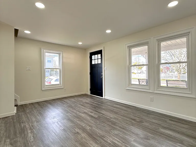 144 W End Ave — Photo 2