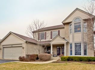 958 Harvest Cir, Crystal Lake, IL 60014