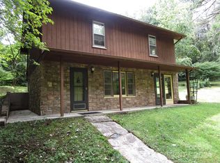 415 Shelton Rd, Lake Toxaway, NC 28747