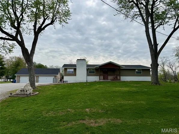 6018 Sunrise Dr, Collinsville, IL 62234