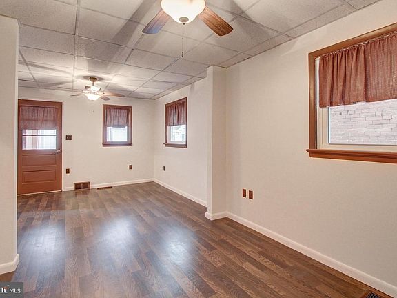 5th image of 23 N Pleasant Ave