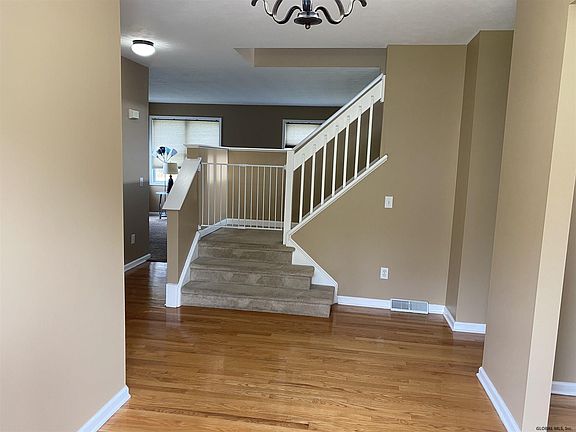 4th image of 43 Bayberry Dr
