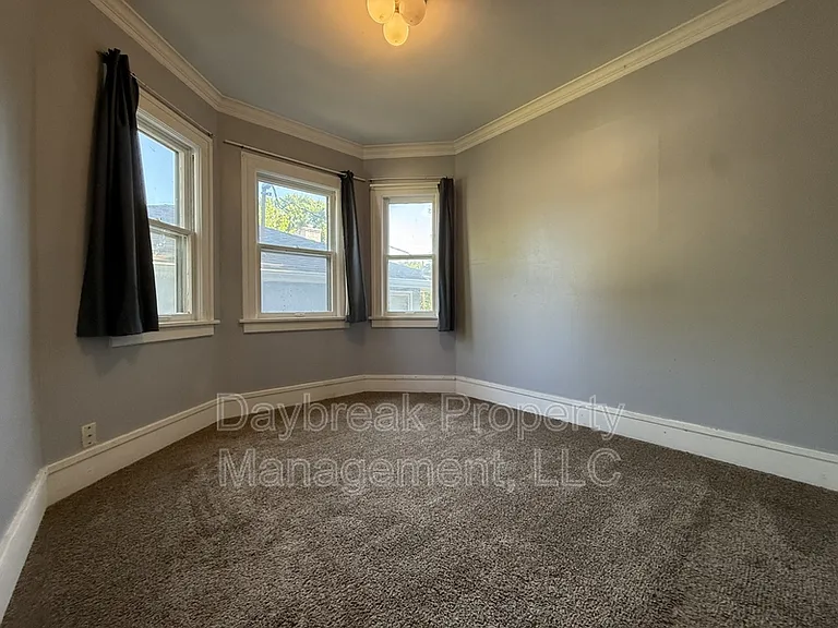 1228 10th St N #4 — Photo 7
