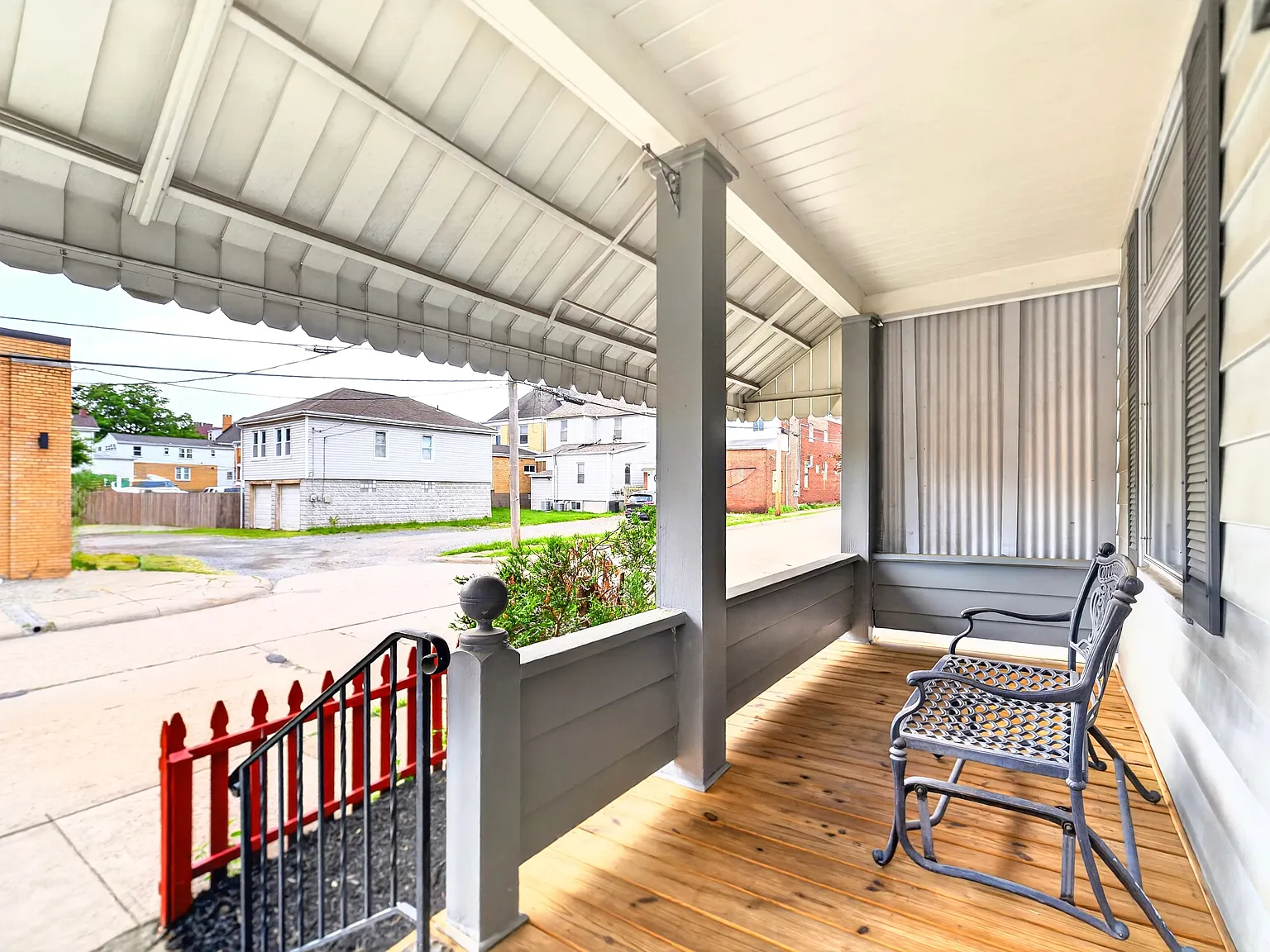 4 bed, 2.5 bath, 1673 sqft, $2,000 — Photo 3