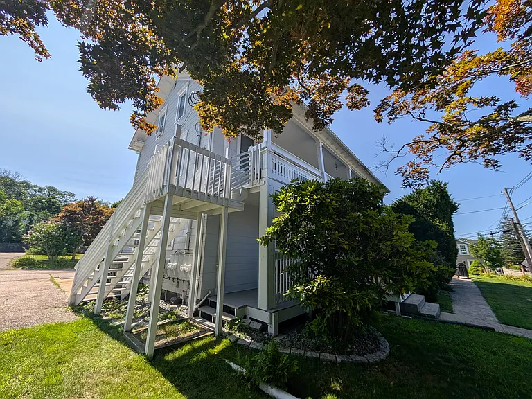 432 Fairview Ave #B — Photo 2