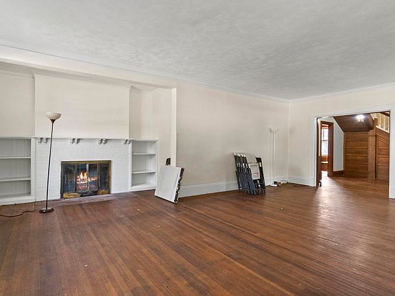 5th image of 216 N Chauncey St
