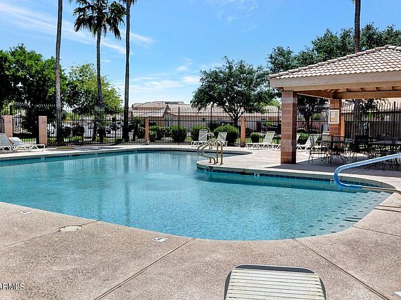 3rd image of 4325 E Windsong Dr