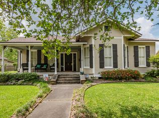 220 S Washington St, Abbeville, LA 70510