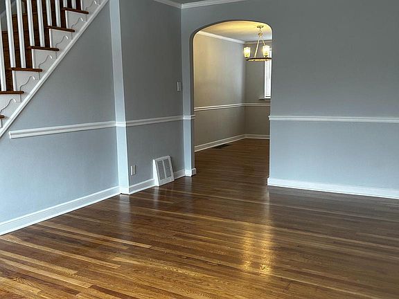 3rd image of 7619 Wyndale Ave