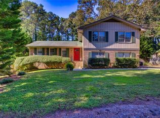 683 Ridgeview Dr, Lilburn, GA 30047