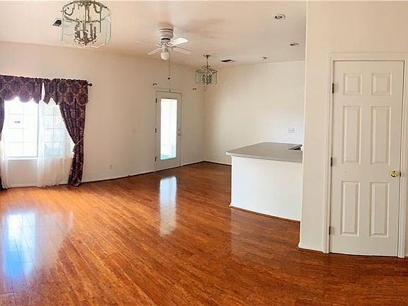 4th image of 3053 Victoria Ln