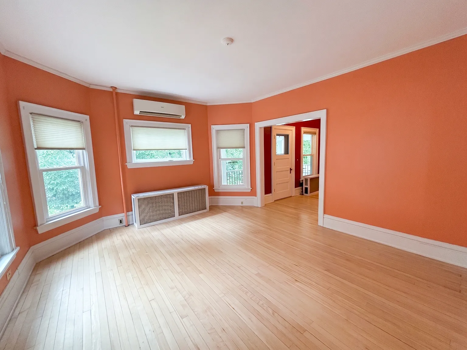 4 bed, 2200 sqft, $3,150 — Photo 4