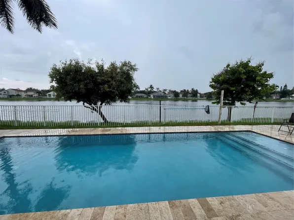 3272 SW 51st St, Fort Lauderdale, FL 33312