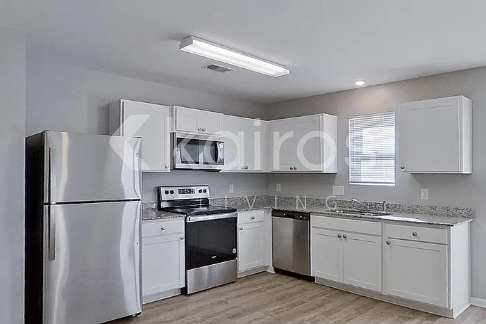 4 bed, 3.0 bath, 2010 sqft, $1,895 — Photo 4