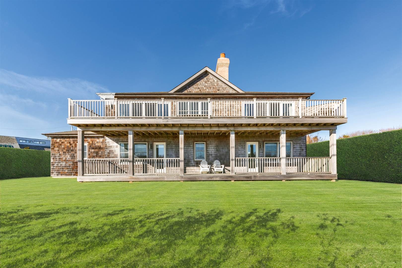  Front of House with Double Decks