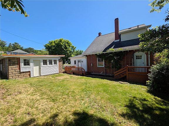 5th image of 575 Huffman St