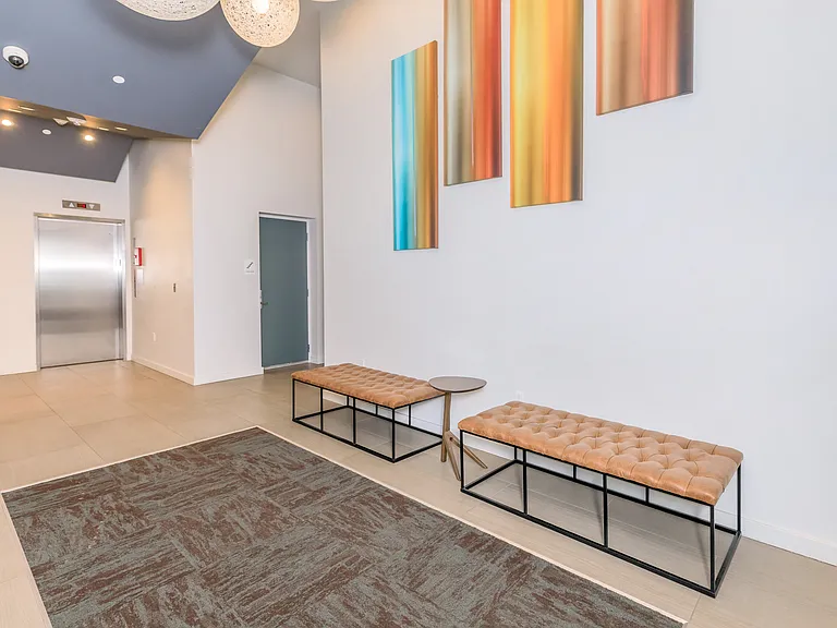 2112 E Denny Way — Photo 35