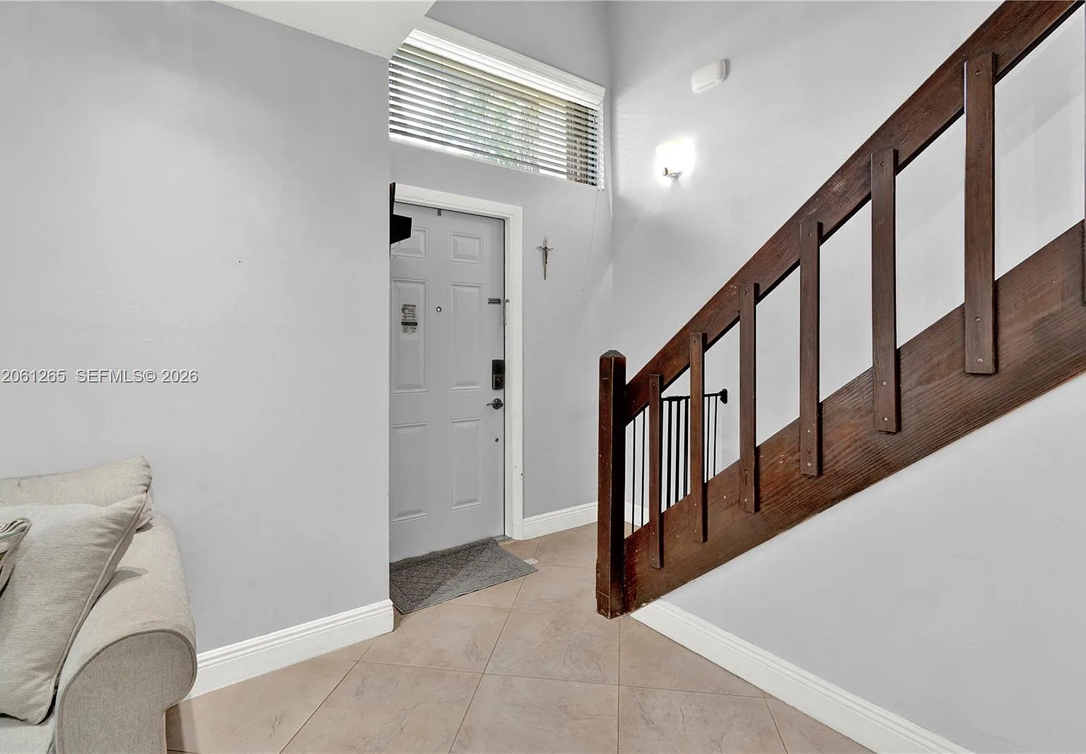 Greenglades Condo No 10 — Photo 3