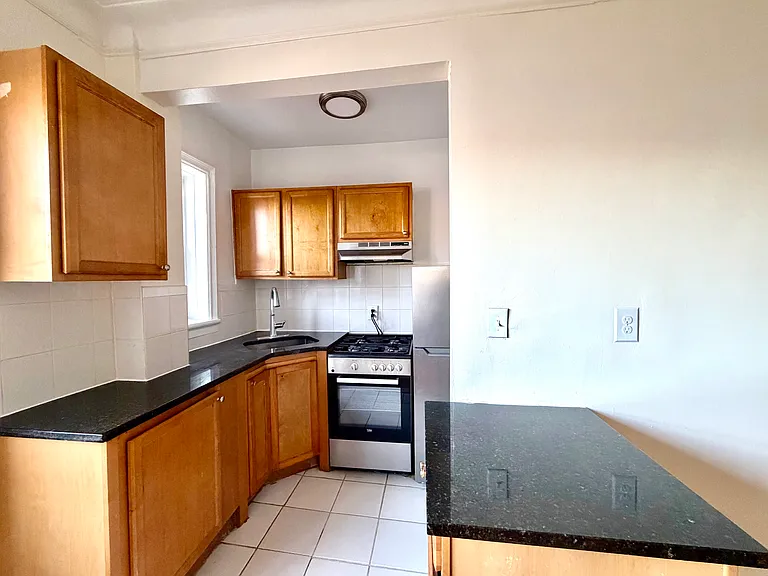 122-20 Ocean Promenade #2F1 — Photo 5
