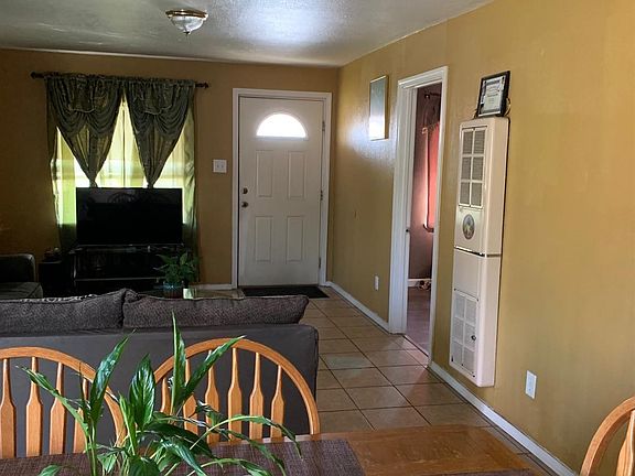 5th image of 4531 S Elm St