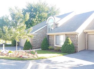 258 Willow Valley Dr, Lancaster, PA 17602