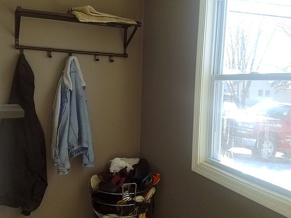 3rd image of 21 Aspen Ln