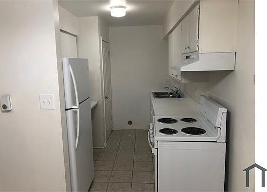 3rd image of 3105 Heritage Dr #1