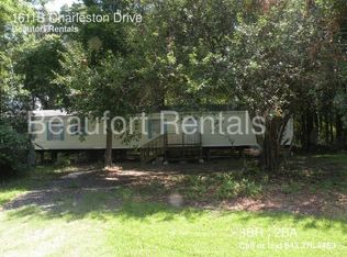 1611B Charleston Dr, Beaufort, SC 29906