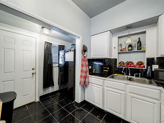 5th image of 304 Cameron Street