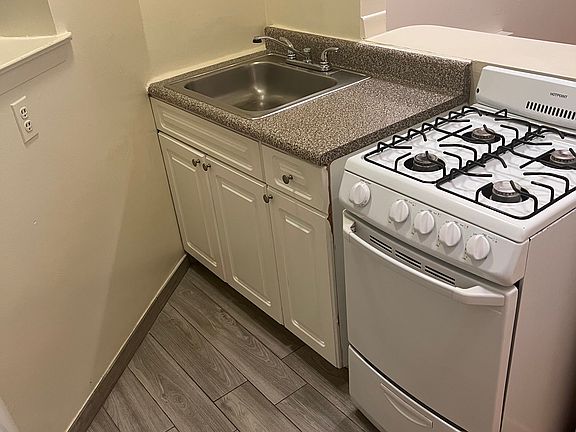 4th image of 415 E 90th St APT 1B
