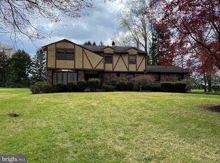 51 Fairhill Rd, Huntingdon Valley, PA 19006