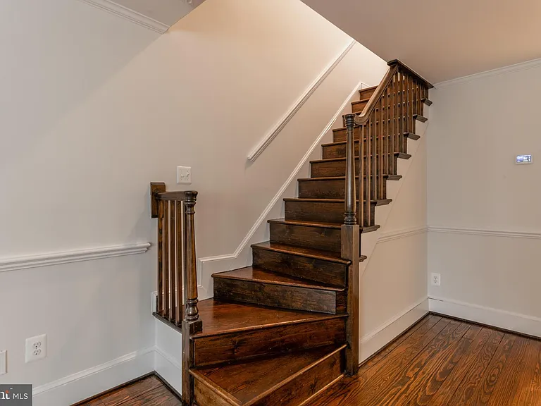 511 Wilkes St — Photo 15