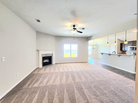 2nd image of 3111 Easton Dr