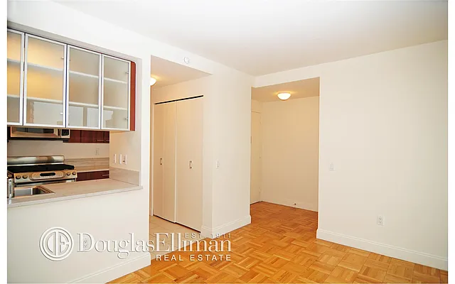 Rented by Douglas Elliman | media 22