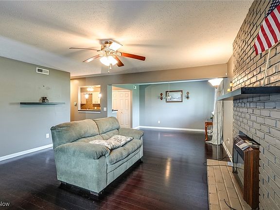 5th image of 9036 Portage Pointe Dr APT A