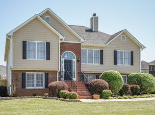 97 Planters Dr, Cartersville, GA 30120