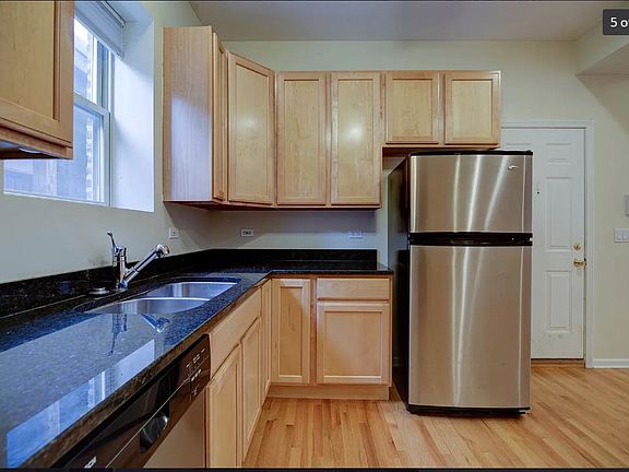 5th image of 2904 N Avers Ave Unit 2F