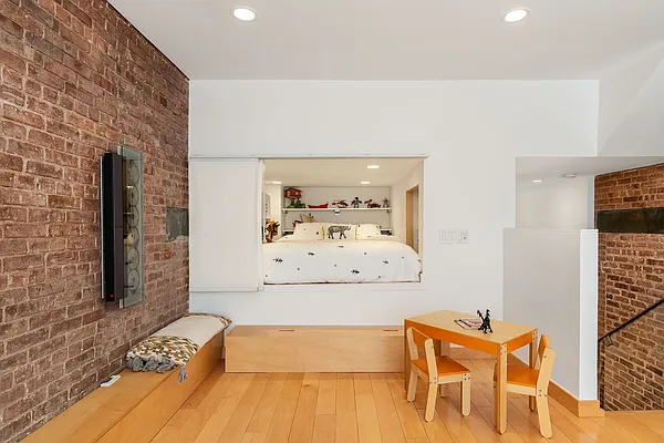 Sold by Compass | media 7