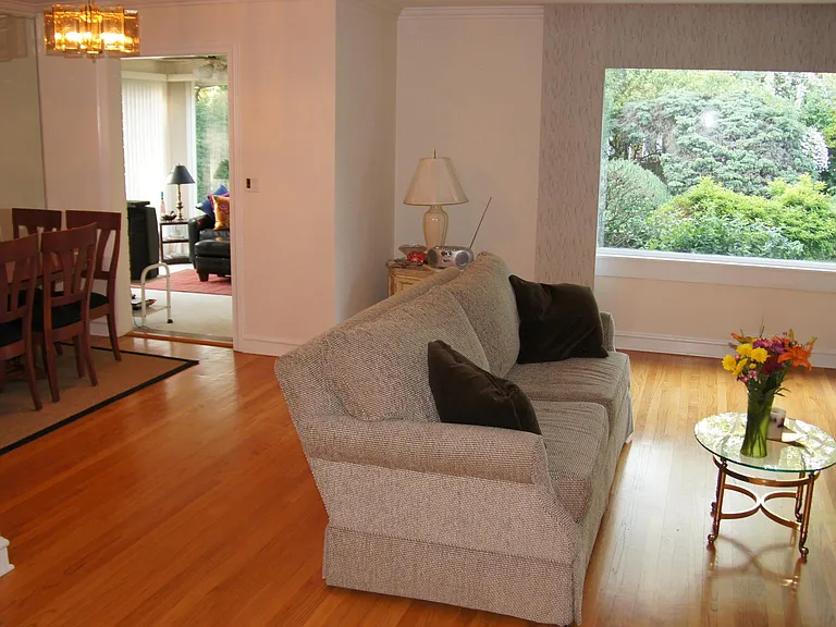 460 Highcrest Dr — Photo 27
