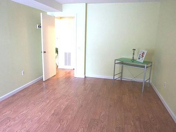 4th image of 26B Shrewsbury Green Dr