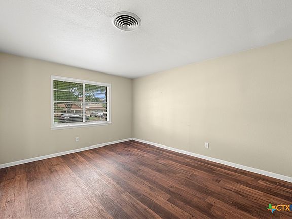 3rd image of 3209 Anacacho Dr