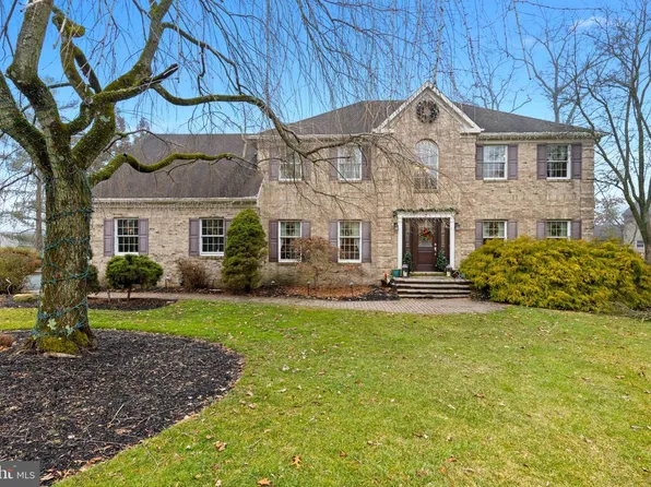 7 Emma Dr, Wilmington, DE 19810