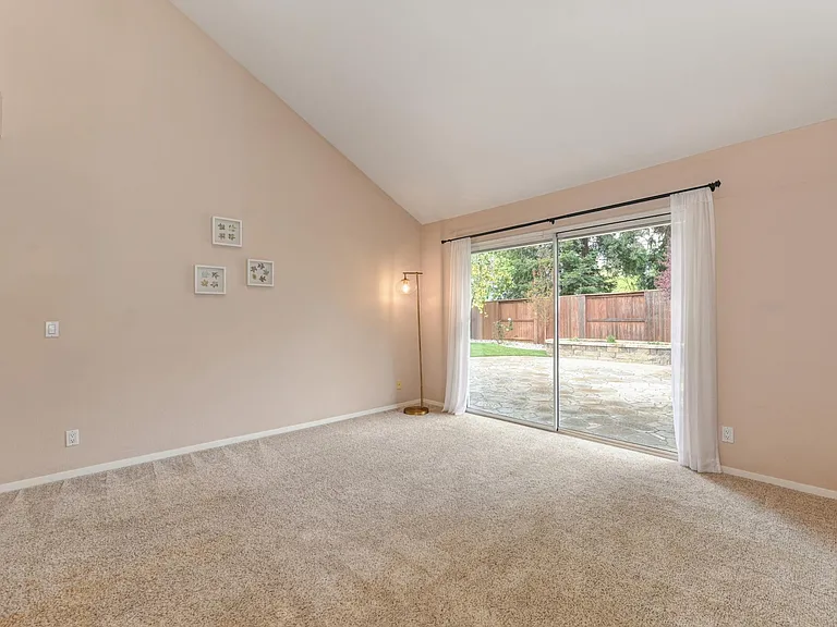 2815 Concord Ave — Photo 7
